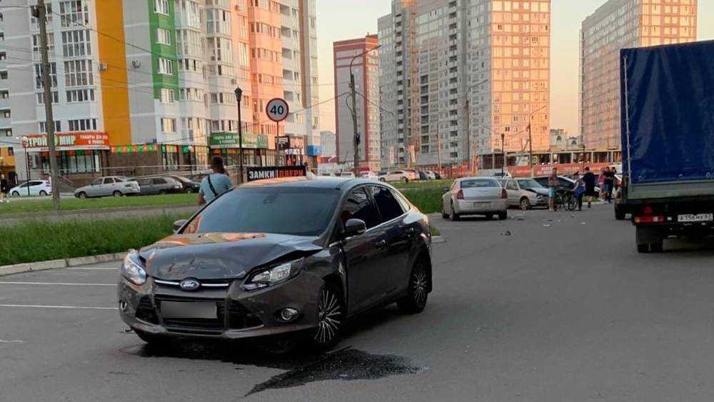 В Брянске уволят полицейского, который разбил пьяным три автомобиля