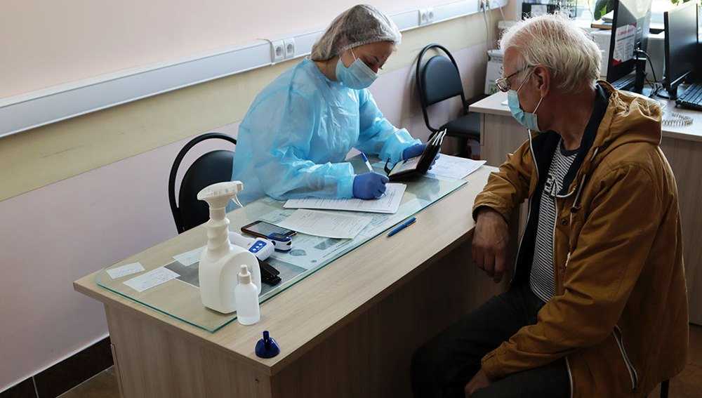 В Советском районе Брянска прививки от COVID-19 сделали более 14000 человек