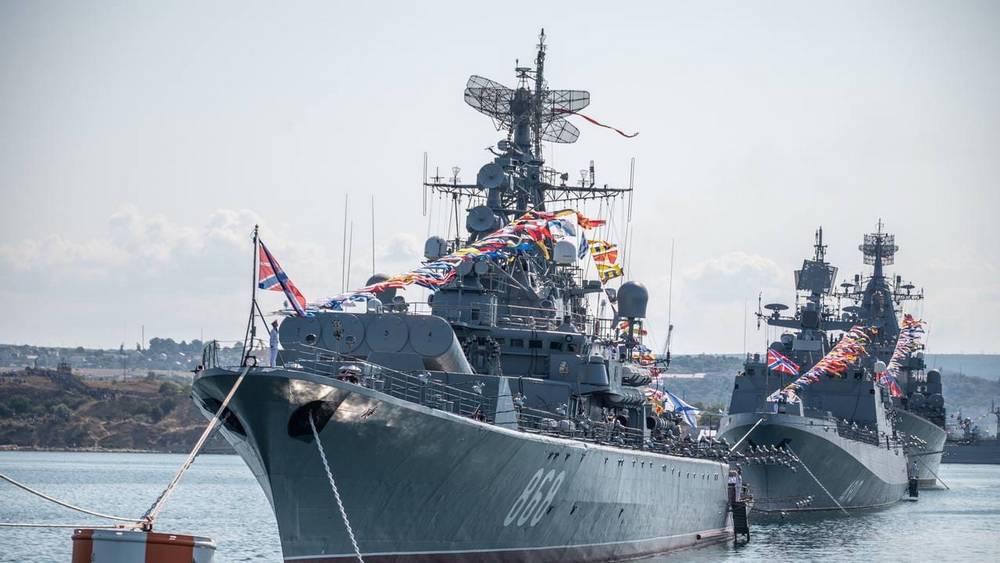 Брянский губернатор Александр Богомаз отпраздновал День ВМФ в Севастополе
