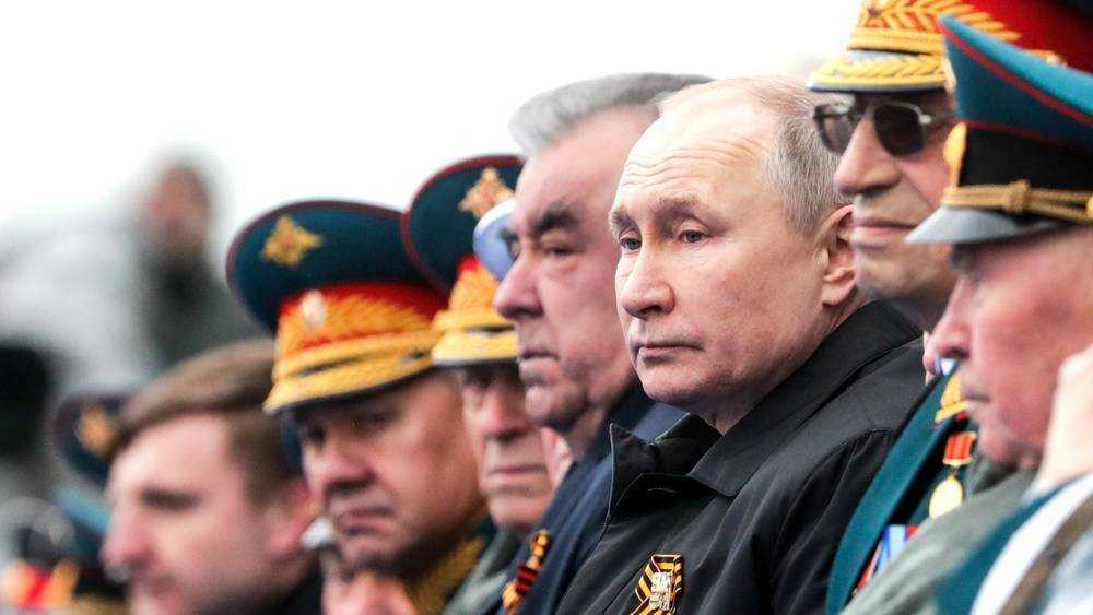 Президент Путин предложил разрешить маршалам и генералам служить после 70 лет