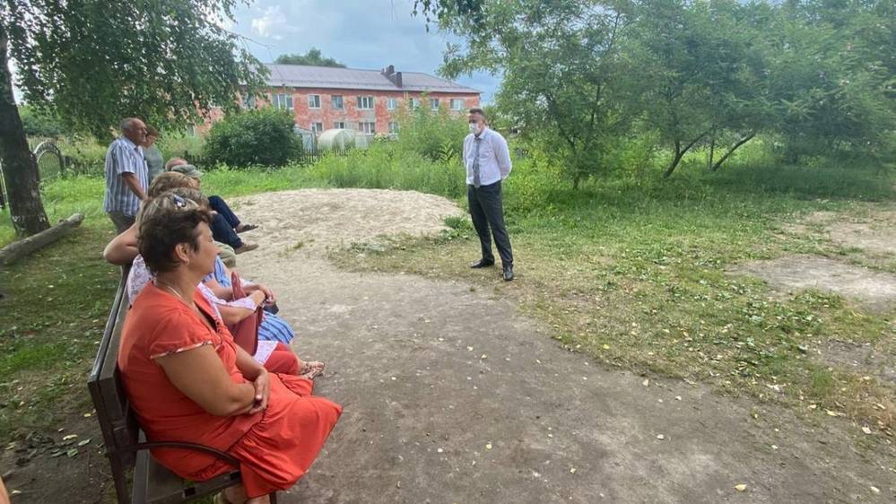 Депутат облдумы поможет в зарыблении озера в Дятьковском районе