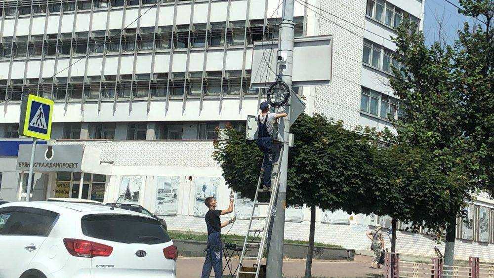 В Брянске автомобилистов встревожила установка тайных камер на улицах