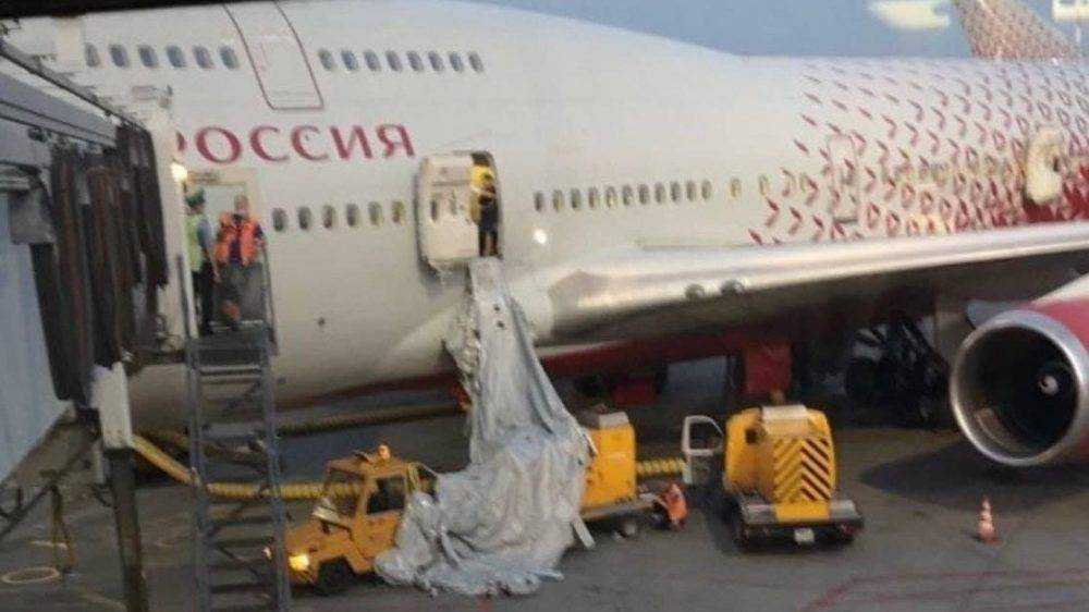 Взбунтовавшиеся пассажиры рейса Москва – Анталья открыли дверь самолета