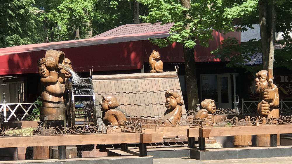 Брянцев пригласили на фестиваль деревянных скульптур в парке Толстого