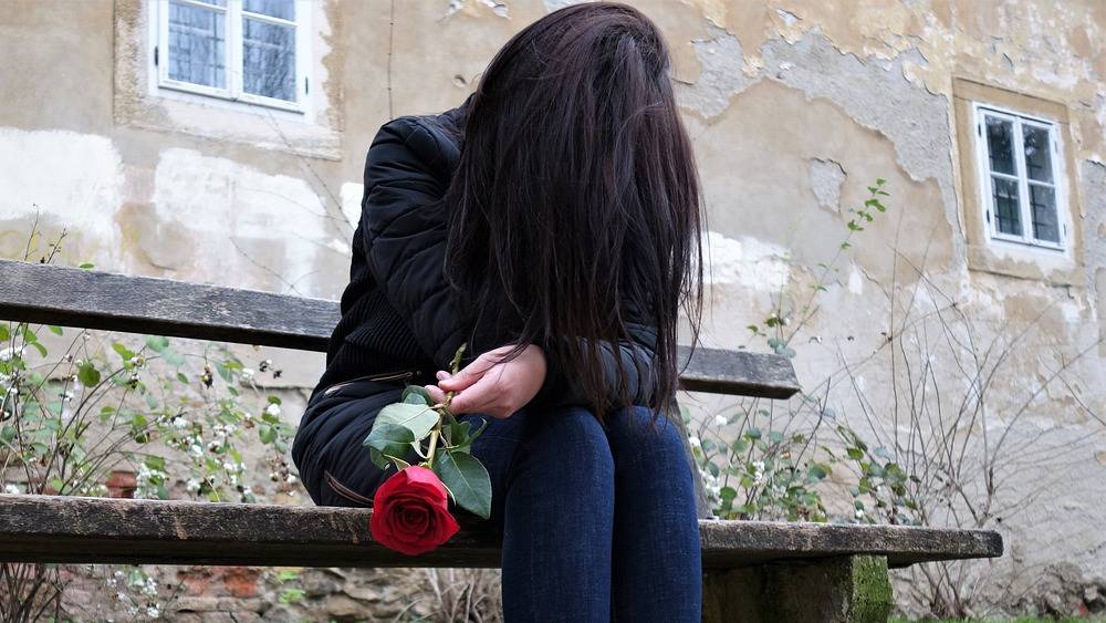 В Дубровке 20-летнюю девушку оштрафовали за ложь об избиении и вымогательстве денег