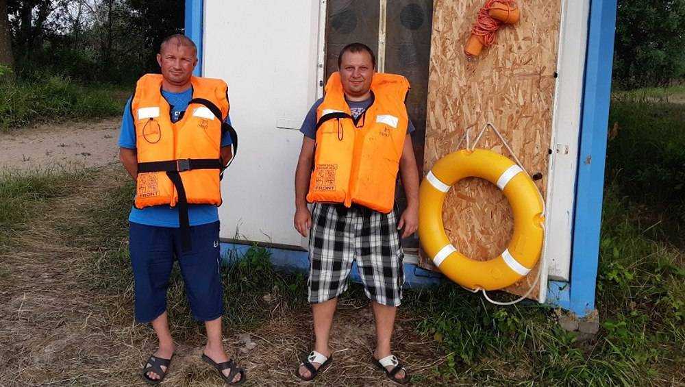 Под Новозыбковом спасатели вытащили из воды тонувших девушку и подростка