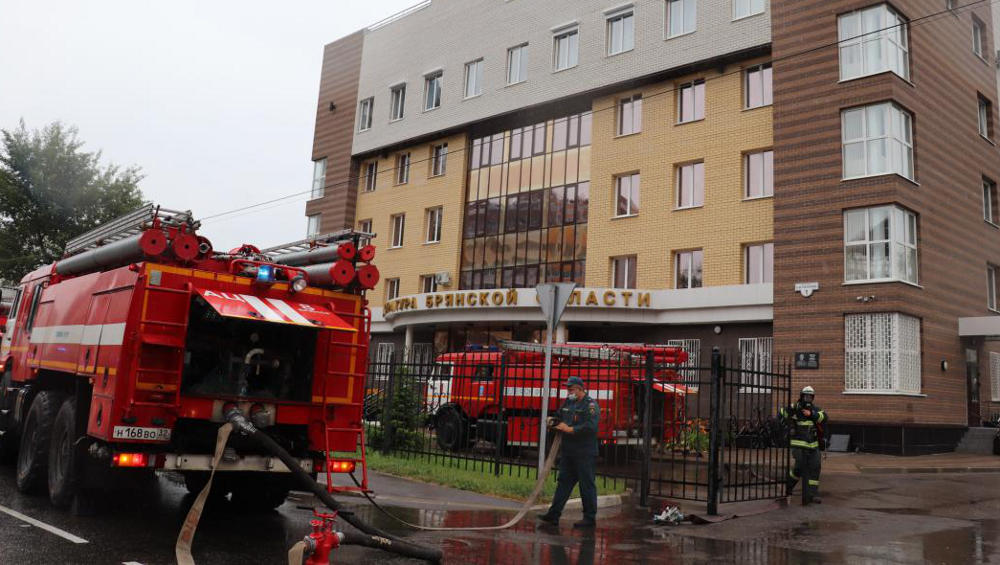 Жителей Брянска удивили пожарные учения в здании облпрокуратуры