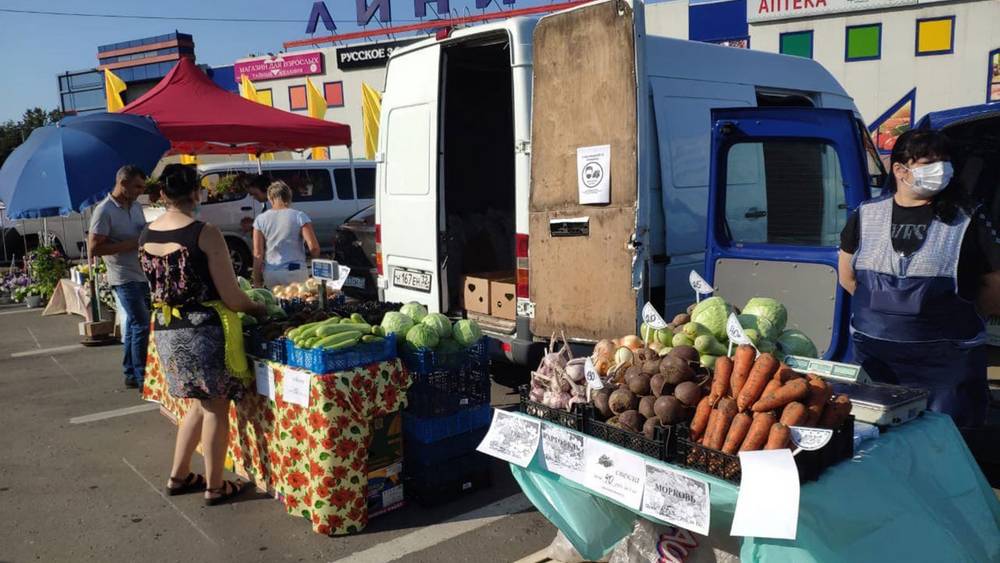 В Брянской области за счет ярмарок снизили цены на овощи и фрукты