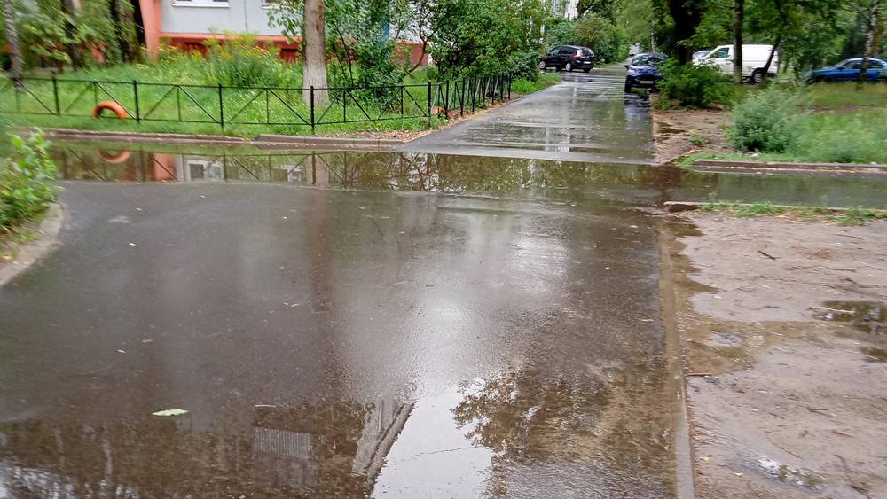 В Брянске показали мокрую изнанку ремонта дорог