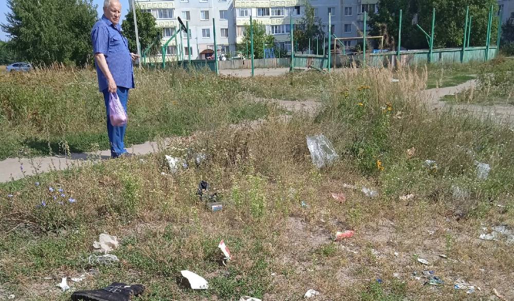 В Бежицком районе Брянска показали дикие плоды мусорной реформы