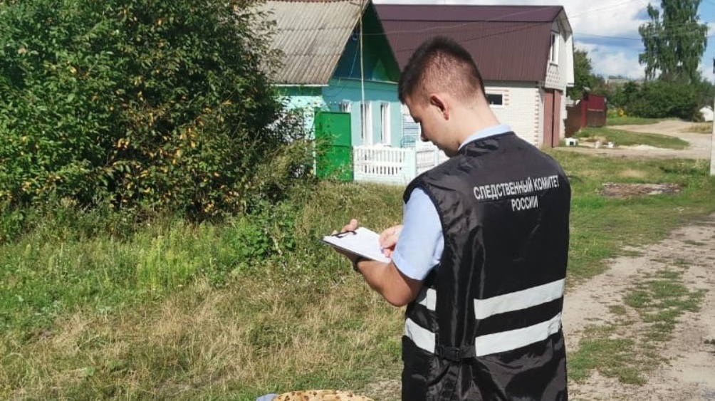 В Клинцах Брянской области 20-летний парень зарезал мужчину и сбежал