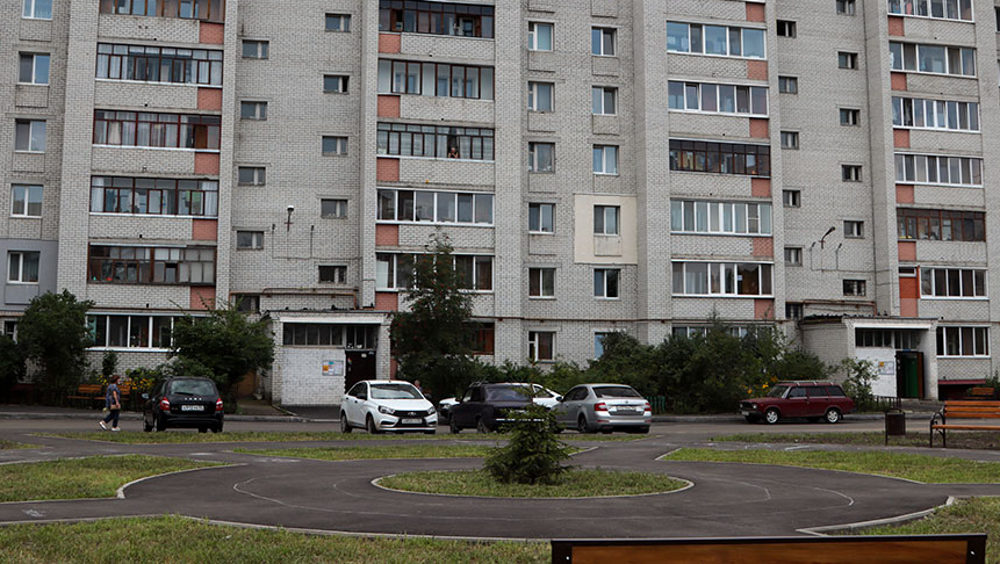 В Брянске двор на улице Металлистов отремонтируют за 12,8 млн рублей