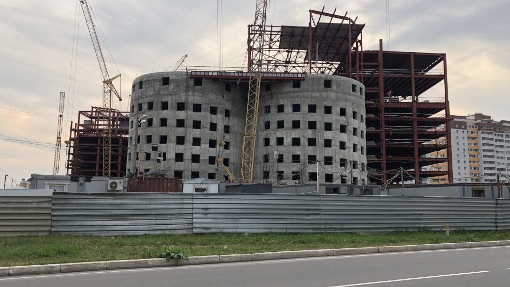 В Брянске значительно вырос строящийся ТРЦ «МегаГринн»