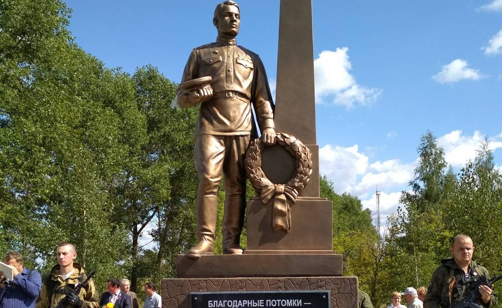 Власти Брянска отказались принять памятник Герою Советского Союза