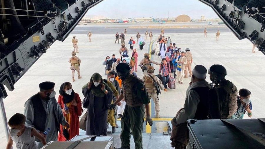 В руки талибов попали сведения о работавших с США афганцах