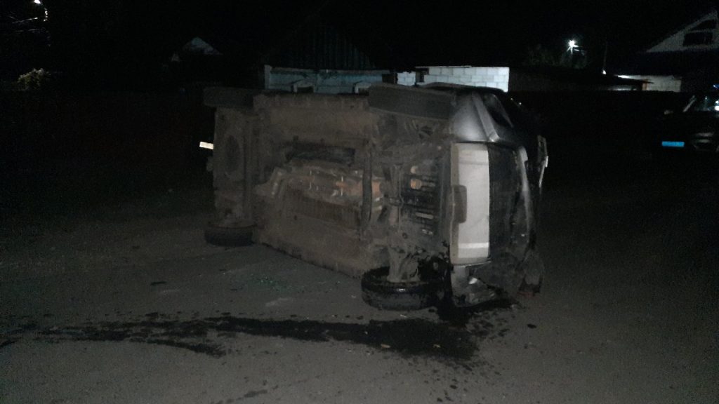 В Жуковке Брянской области в результате ДТП перевернулся автомобиль
