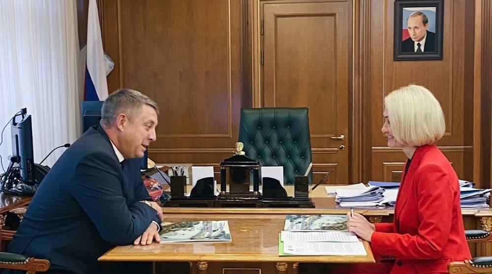 Секретарь Брянского регионального отделения партии Александр Богомаз встретился с Викторией Абрамченко