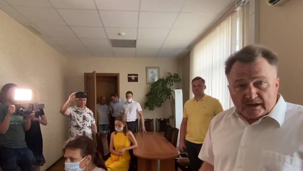 Группа орловских депутатов провела «обыск» в районных администрациях