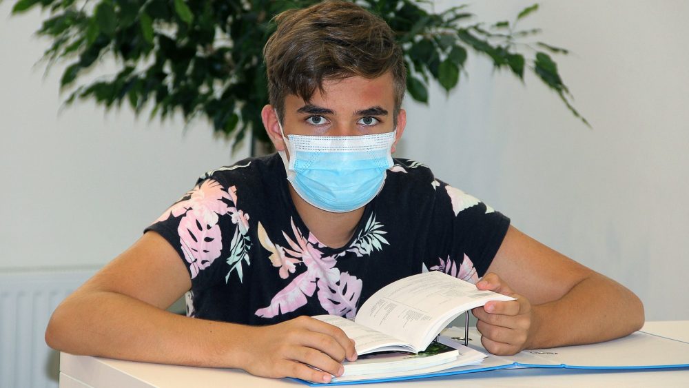 В брянских школах не будут вводить дополнительные противоэпидемические меры