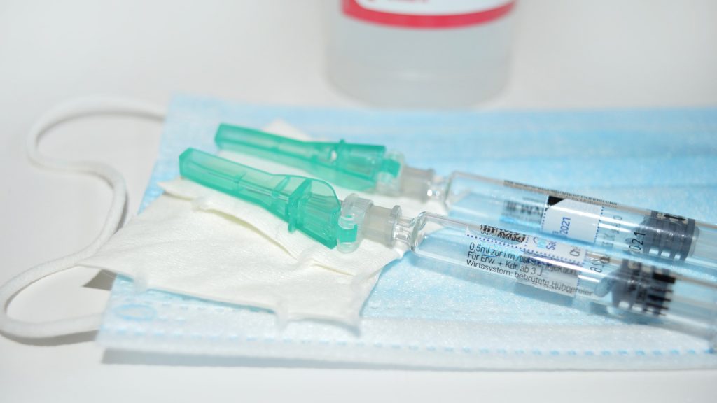 В прививочном пункте «Аэропарка» в Брянске закончилась вакцина «Спутник Лайт»
