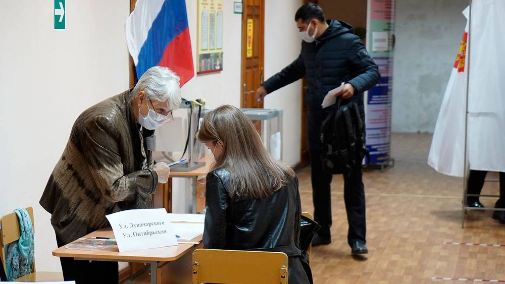 В Брянской области возле избирательных участков начали проводить экзитполы