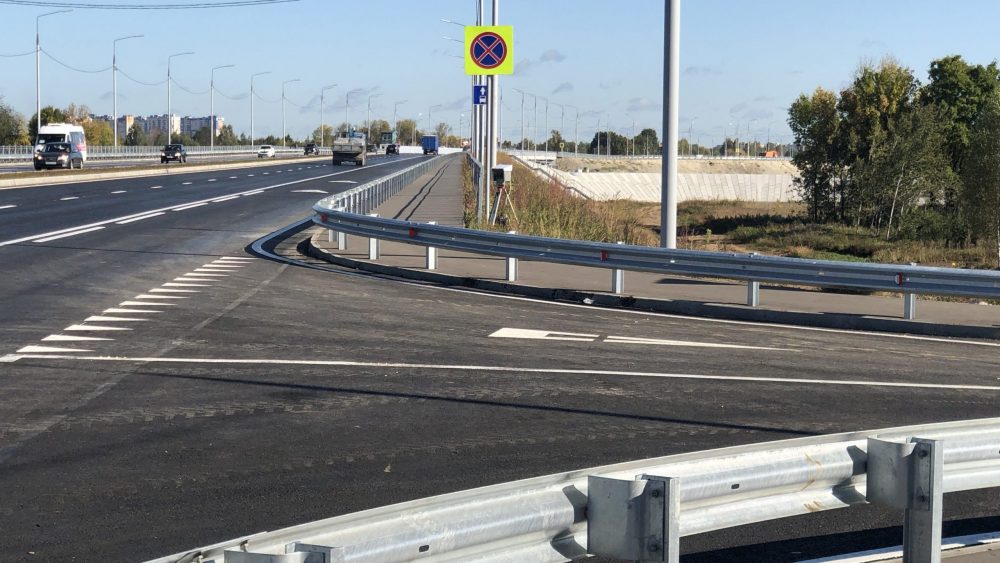 Брянских водителей начали грабить на новой дороге-дамбе