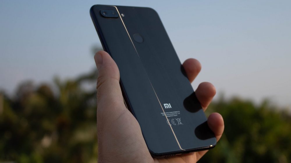 Производитель смартфонов Xiaomi начал блокировать гаджеты в Крыму