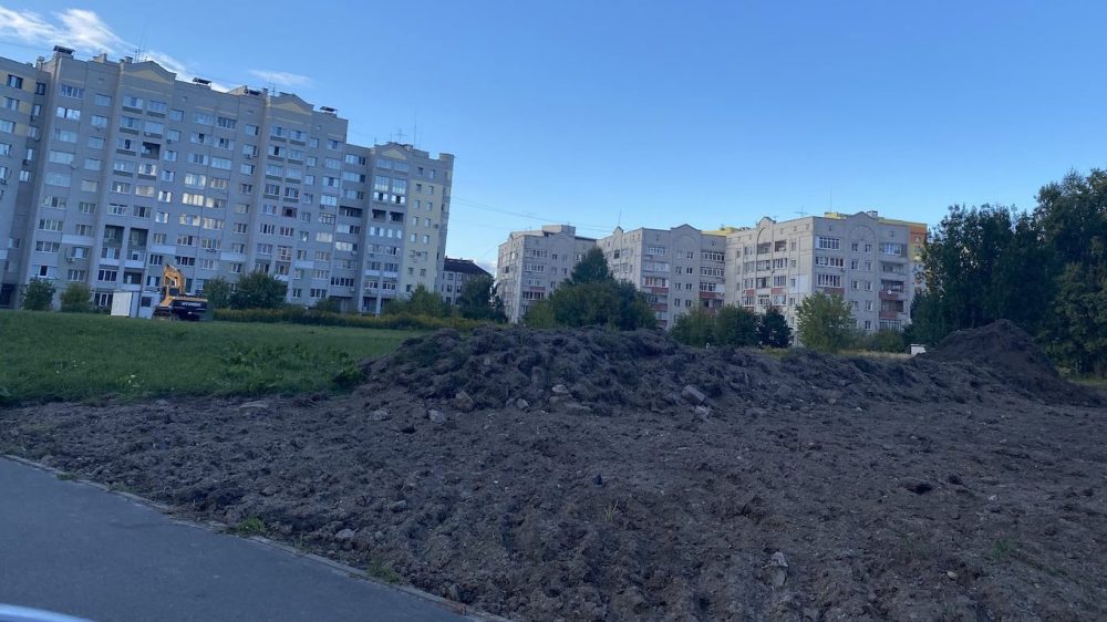 На улице Рекункова в Брянске началось обустройство городского сквера
