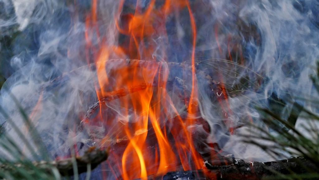 В Брянской области накануне Пасхи случилось 15 пожаров