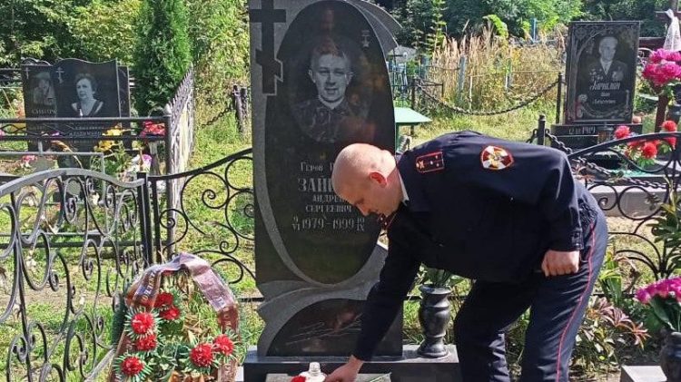 Брянские росгвардейцы почтили память погибшего при исполнении служебного долга Героя России