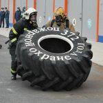 Брянские пожарные испытали себя в буксировке 5-тонного автомобиля