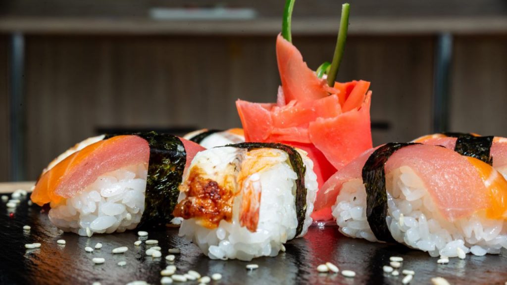 Настоящие японские суши от ресторана Farfor