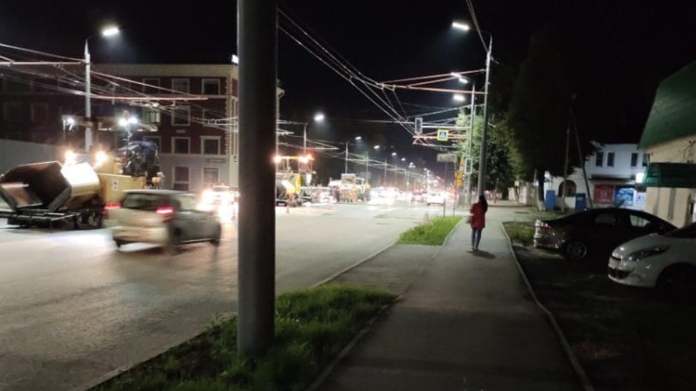 В Брянске образовалась пробка из-за ремонта дороги на улице Ульянова