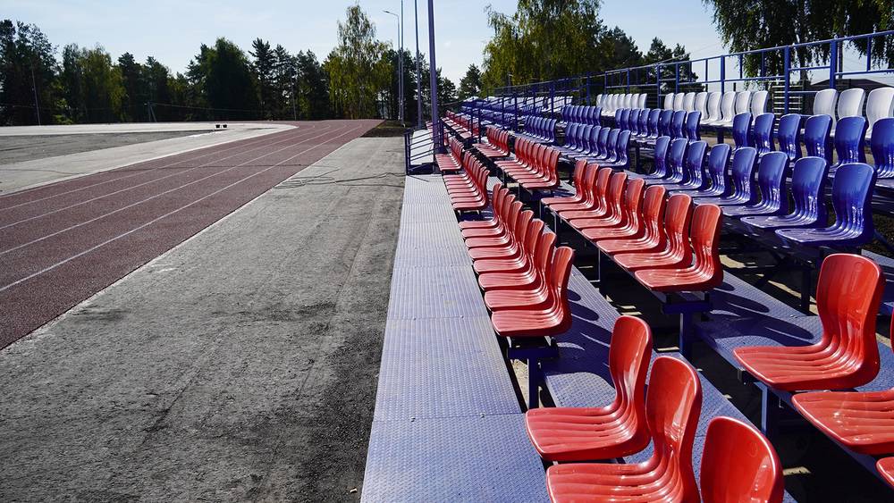 В Выгоничах Брянской области реконструировали стадион и возводят ФОК