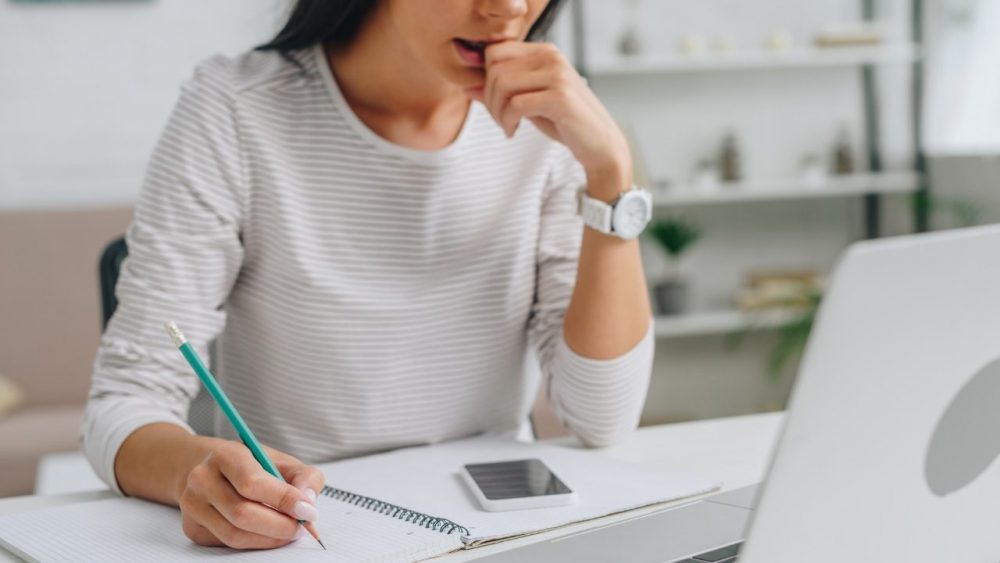 В Брянской области женщины учатся онлайн чаще: исследование big data Tele2