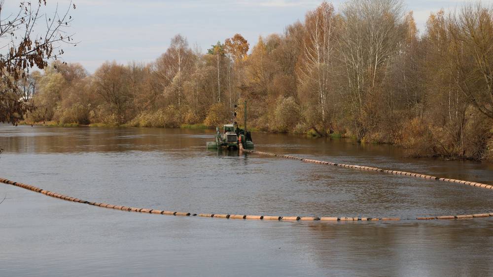 В Брянске расчистку русла реки Десны от донных отложений продолжат в 2022 году