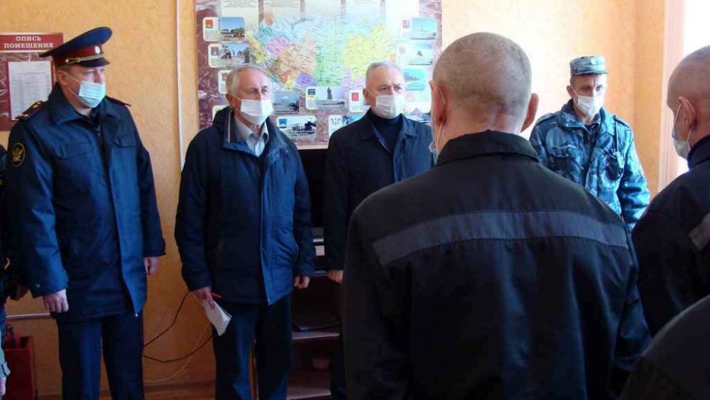 Брянскую колонию-поселение посетили уполномоченный по правам человека в области и члены общественной наблюдательной комиссии