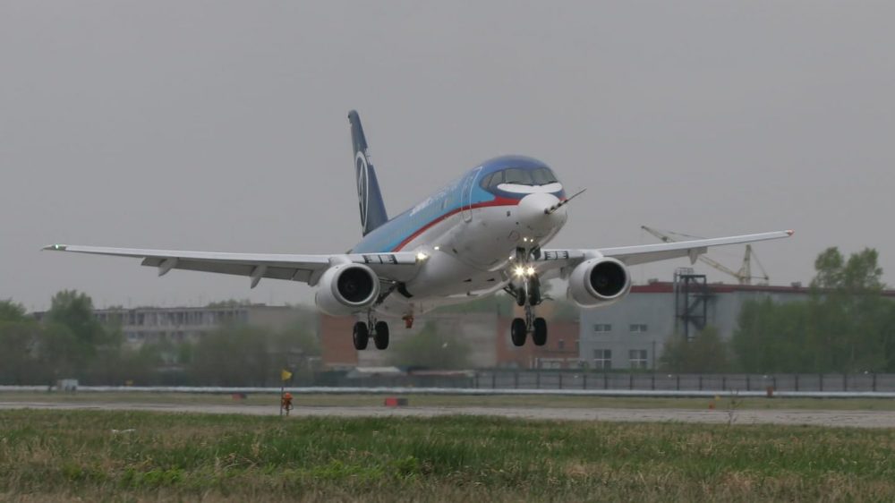 В самолете во время рейса Сочи – Брянск произошел чрезвычайный инцидент