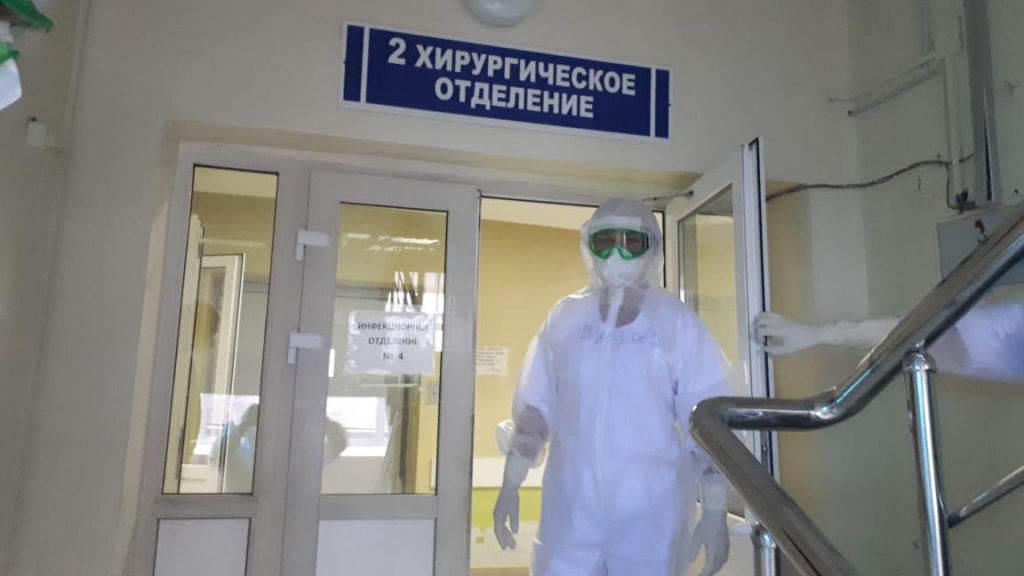 В брянских госпиталях врачи подключили к ИВЛ 64 пациента с COVID-19