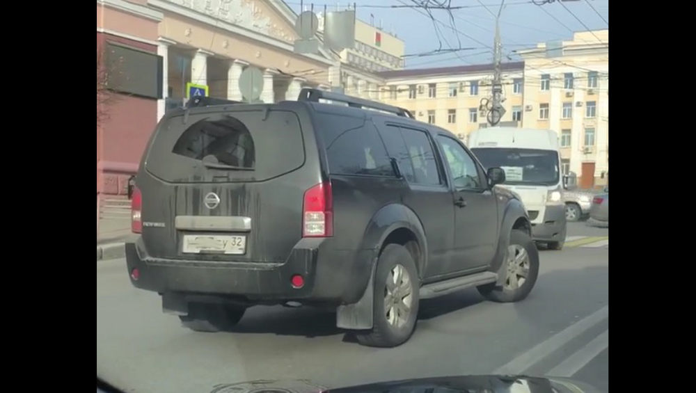 В Брянске автомобилистку за выезд на встречку оштрафовали на 5000 рублей