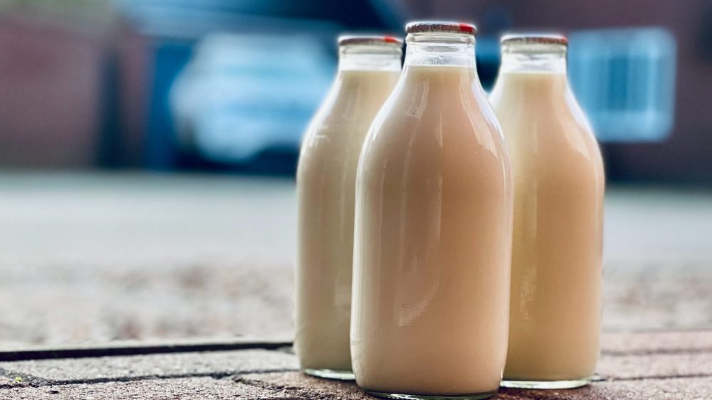 Должностное лицо завода «Сыр Стародубский» наказали за некачественное молоко
