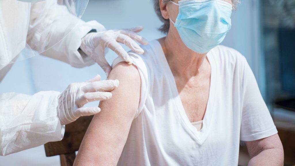 Людмила Трапезникова дала брянцам на вакцинацию от коронавируса 10 дней