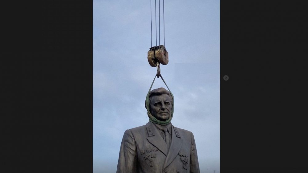 В Брянске у прокуратуры установили памятник генпрокурору СССР Александру Рекункову