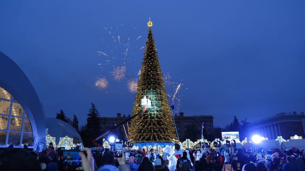 Белгород признали одним из самых украшенных новогодних городов России