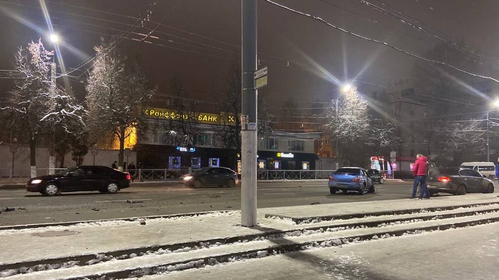 В Брянске в серьезном ДТП возле «Мельницы» у внедорожника вырвало колесо