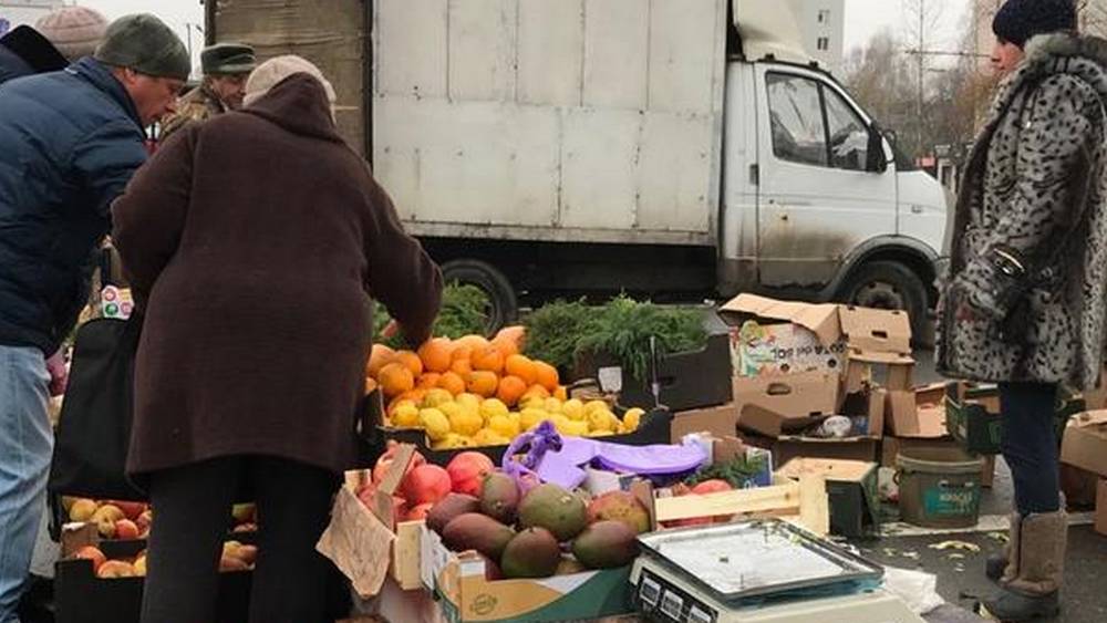 Азербайджанец подсказал жителям Брянска, когда покупать фрукты к Новому году