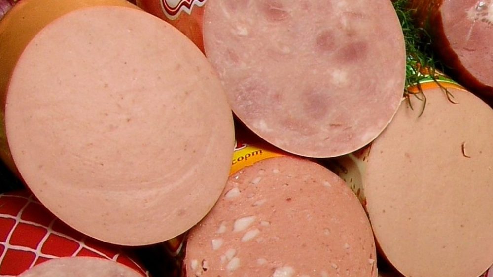 Брянский мясоперерабатывающий комбинат оштрафовали за некачественную колбасу