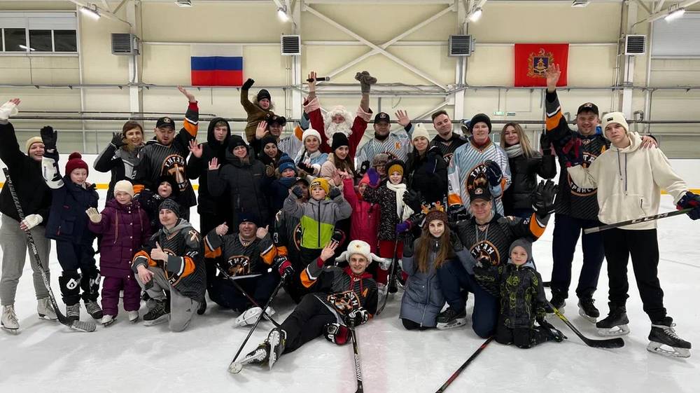 В Брянске устроили семейный праздник хоккея