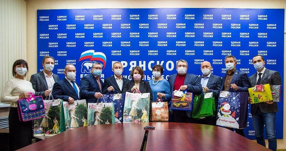 Депутаты Брянского горсовета приняли участие в акции «Коробка Храбрости»
