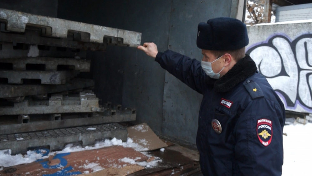 В Брянске полицейские остановили «ГАЗель» с украденными поддонами